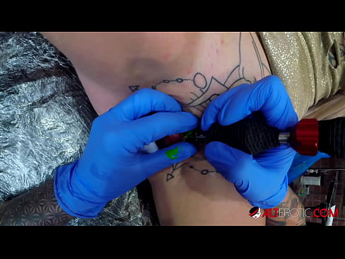 ❤️ Extremadamente tatuado hottie Sully Savage consiguió un tatuaje en su clítoris ❤️ Porno en es.high-pass.ru ❌️❤️❤️❤️❤️❤️❤️❤️